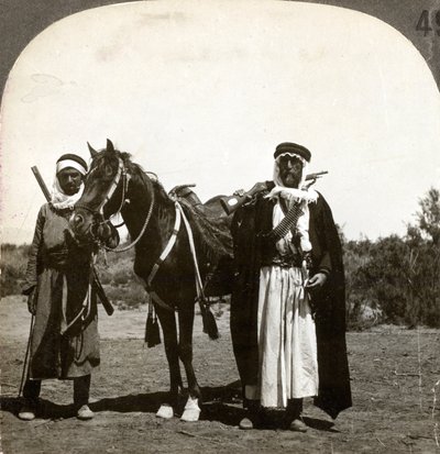 Sheikh a jeho bodyguard, Sýrie, 1900. od Keystone View Company