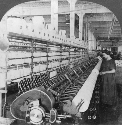 Zdvojení rámu ve velké vlněné továrně, Lawrence, Massachusetts, USA, začátek 20. století od Keystone View Company
