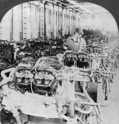 Testování motorů v automobilové továrně, Detroit, Michigan, USA, 20. století od Keystone View Company