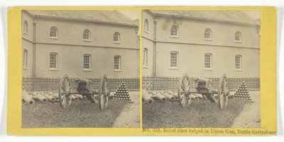 Rebel Shot se usadil v Union Gun, Battle Gettysburg, 185575. Tvůrci: Kilburn Brothers, BW Kilburn. od Kilburn Brothers, BW Kilburn