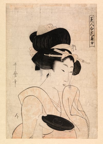 Kurtizána drží pohár saké, kolem 1790-1806 (barevný dřevoryt) od Kitagawa Utamaro