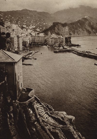 Itálie: Camogli, Riviera (černobílá fotografie) od Kurt Hielscher