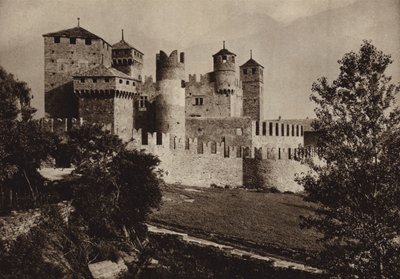 Itálie: Castello Fenis, Val d
