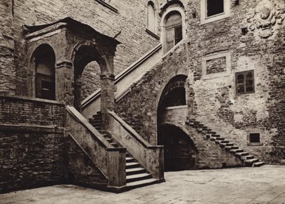 Itálie: Cortona, Palazzo Pretorio (černobílá fotografie) od Kurt Hielscher