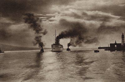 Itálie: Neapol, přístup do přístavu (černobílá fotografie) od Kurt Hielscher