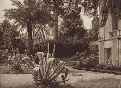 Řím: Ve vatikánské zahradě (černobílá fotografie) od Kurt Hielscher