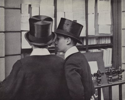 Spottiswoode’s Window, Eton (černobílá fotografie) od Laszlo Moholy-Nagy