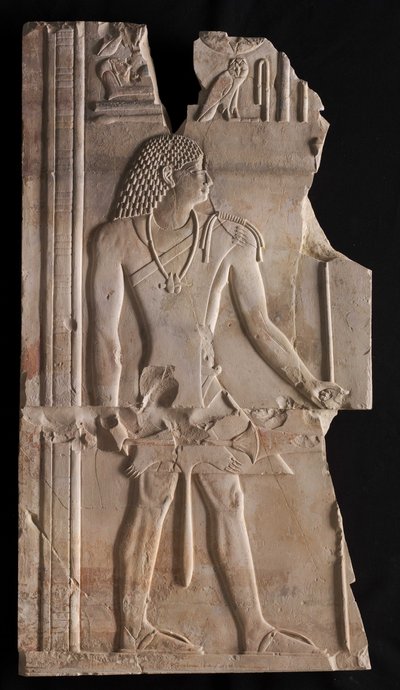 Mentuemhat jako kněz s holí a žezlem, c.667-647 př.nl od Late Period Egyptian