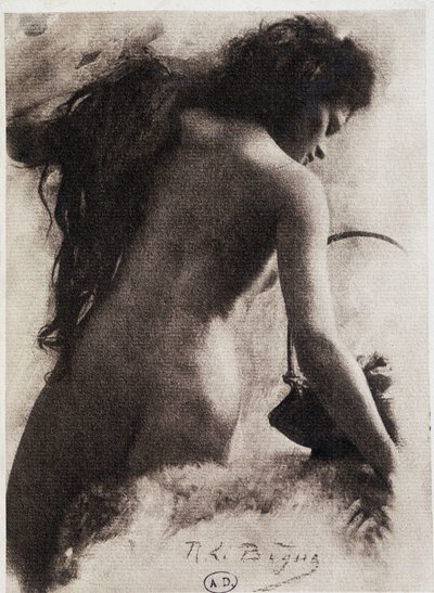 Skica (ženská záda) od Le Bègue v „Les Processes d’art en photographie“ od Demachy a Puyo, fotoklub Paříž, Paříž 1906. od Leon Lebegue