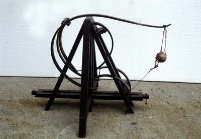 Katapult. Model z kresby Leonarda da Vinciho (Leonardo da Vinci). Muzeum vědy a techniky, Milán. od Leonardo da (after) Vinci