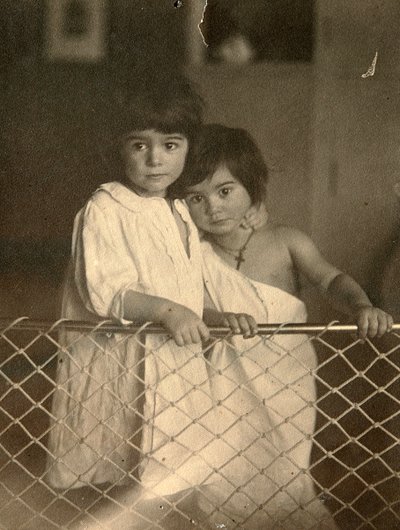 Portrét dvou dětí, konec 19. nebo začátek 20. století. od Leonid Andreyev