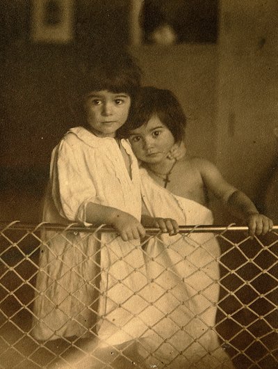 Portrét dětí. Stříbrná želatinová fotografie od Leonida Nikolajeviče Andrejeva (1871-1919) od Leonid Nikolaevich Andreyev