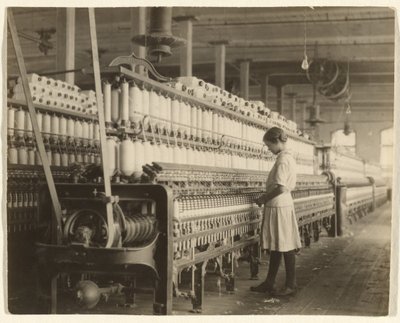 [Čtrnáctiletá přadlena, přádelna bavlny v Brazos Valley, západní Texas] od Lewis W. Hine