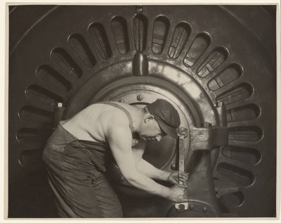 Mechanik elektrárny. od Lewis W. Hine