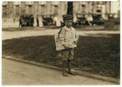 7letý novinář Ferris v Mobile, Alabama, 1914 od Lewis Wickes Hine