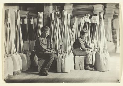 Chlapci v balírně, Brown Mfg Company, Evansville, Ind. od Lewis Wickes Hine