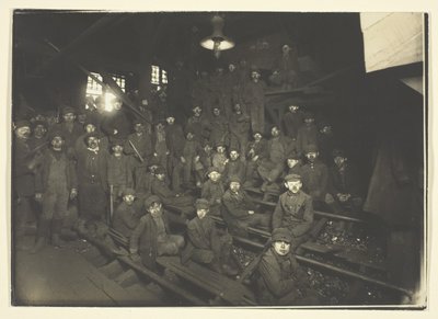 Breaker Boys v Coal Chute, South Pittston, Pennsylvania od Lewis Wickes Hine