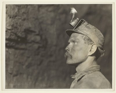 "Follow The Gleam", Velšský horník v Pa. Uhelný důl míli od denního světla od Lewis Wickes Hine
