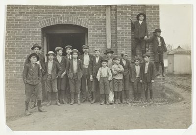 Polední hodina, King Mfg. Co., Augusta, Georgia od Lewis Wickes Hine