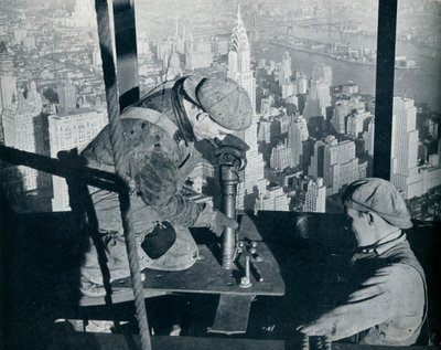 Přinýtování posledních šroubů na budově The Morning Mast of the Empire State, c1931 od Lewis Wickes Hine