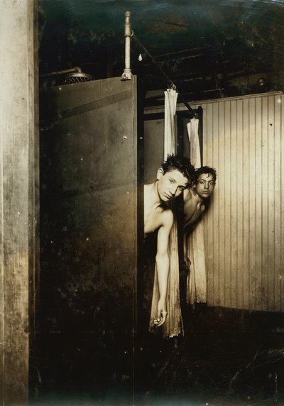 Two Boys Showing at Postal Telegraph Company, Broadway, New York City, New York, USA, c.1910 (sépiová fotografie) od Lewis Wickes Hine