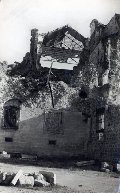 Poškození v Alcazar of Toledo po obléhání od Unbekannt Unbekannt
