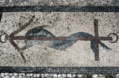 Mozaika zobrazující delfína a kotvu, ostrov Delos (Seznam světového dědictví UNESCO od Unbekannt Unbekannt