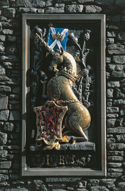 Jednorožec, heraldický znak na fasádě paláce Holyrood, Edinburgh, Skotsko, Velká Británie od Unbekannt Unbekannt