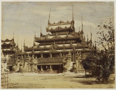 Amerapoora: Maha-Too-Lo-Bounghian Kyoung, 1855 (albumenový tisk z voskovaného papírového negativu tónovaného akvarelem) od Linnaeus Tripe