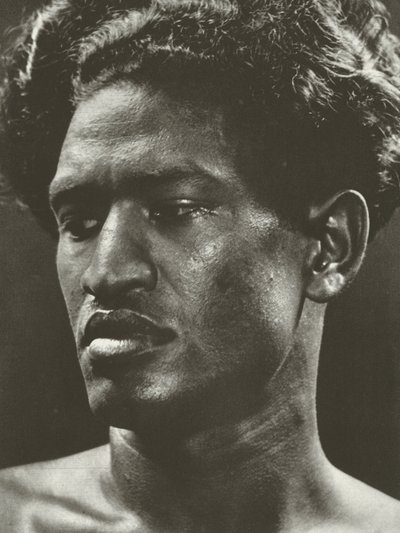 Hlava Ramana (černobílá fotografie) od Lionel Wendt