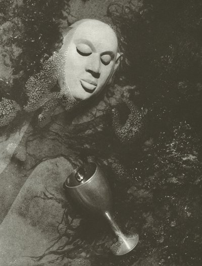 Tiché místo (černobílá fotografie) od Lionel Wendt
