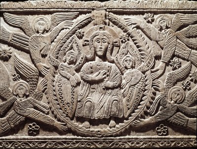 Lombardské umění: Kristus ve slávě, nízký reliéf z oltáře vévody Rachise (Ratchis nebo Ratgis) - sochařství, lombardské umění, 737-744 (reliéf Ratchisova oltáře představující Krista ve slávě) Cividale del Friuli, Chretien Museum, pokladník katedrála od Lombard School