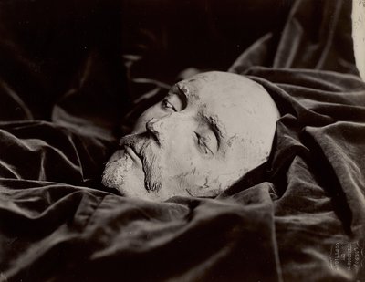 [Smrtící maska Williama Shakespeara], kolem roku 1865 (stříbrný tisk alba) od London Stereoscopic Company