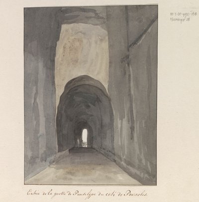 Ingang van grot Crypta Neapolitana (z Grotta di Posillipo) a an de kust van Pozzuoli Vchod do jeskyně Pausilype poblíž Pozzuoli (název na objektu) Cesty po Itálii, Sicílii a Maltě - 1778 (název série) od Louis Ducros