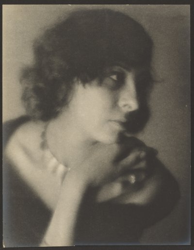 Adryanne od Louis Fleckenstein