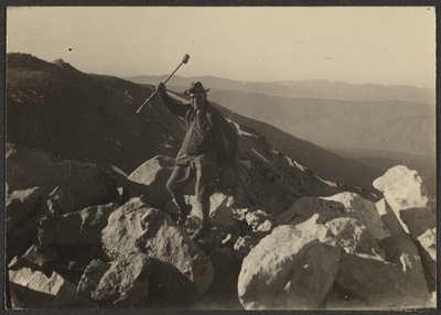 [Fleckenstein on Rocks] od Louis Fleckenstein