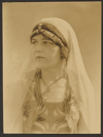 [Nautch Girl] od Louis Fleckenstein