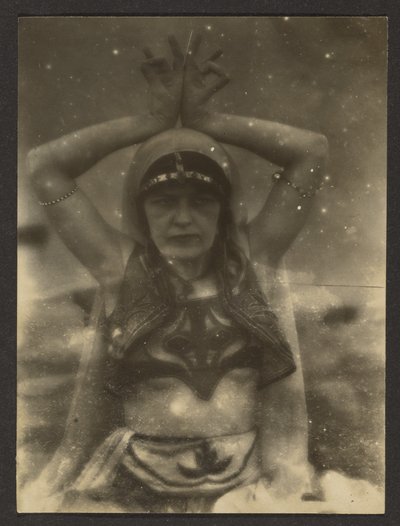 [Nautch Girl] od Louis Fleckenstein