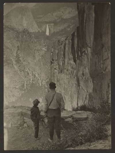 Nevadské vodopády z Ledge Trail, Yosemity od Louis Fleckenstein