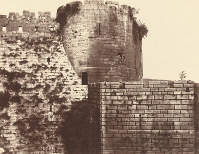 Kalaat-El Hosn, druhý výběh, exteriér, poledne od Louis de Clercq