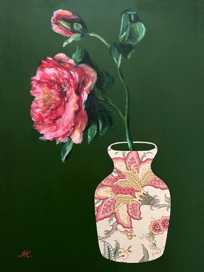 Zářivě růžová váza s květinovým vzorem od Marina Kozyr