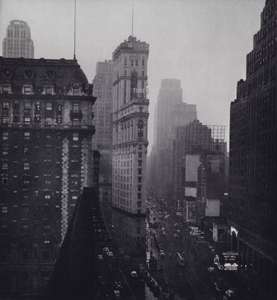Manhattan: Déšť nad Times Square (černobílá fotografie) od Mario Bucovich