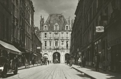 Paříž: Rue de Birague (černobílá fotografie) od Mario Bucovich