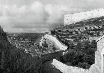 Židovská pohřebiště poblíž Jeruzalémské zdi, 1937 od Martin Hurlimann