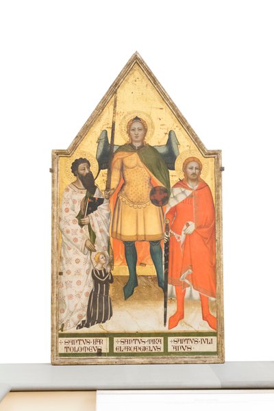 Svatý Michael archanděl, Bartoloměj, Julián a donátor, asi 1360-1365 (deska) od Master of the Rinuccini Chapel