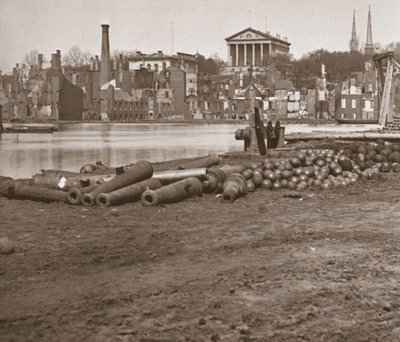 Ruiny Richmondu, Virginie (černobílá fotografie) od Mathew Brady
