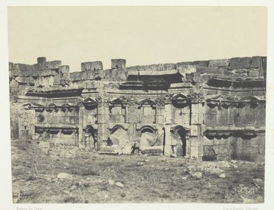 Baalbeck, Interiér ohrady chrámů Slunce a Jupitera, Sýrie, 184951, vytištěno 1852. od Maxime Du Camp