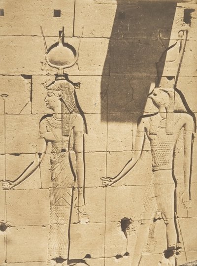 Isis a Horus-Arsiesi – basreliéf z chrámu Kalabcheh Talmis, 8. dubna 1850. od Maxime Du Camp
