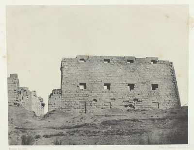 Palác Karnak, Velké pylony jihozápadu, Théby, 184951, vytištěno 1852. od Maxime Du Camp