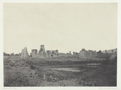 Palác Karnak, Jižní Propylaje, Théby, 184951, vytištěno 1852. od Maxime Du Camp